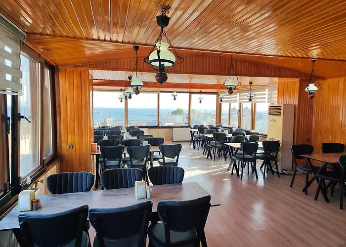 فندق Grand Liza 3*