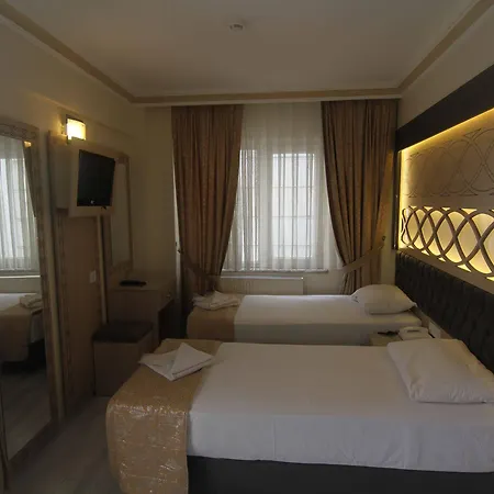 Grand Liza Szálloda 3*