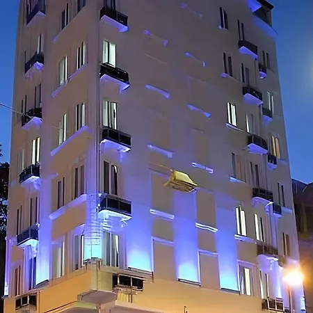 Grand Liza Hotel