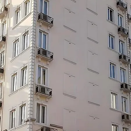 Grand Liza Hotel 3*