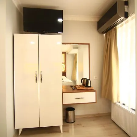 Grand Liza Szálloda 3*