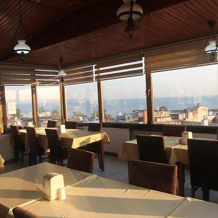 Grand Liza Szálloda 3*